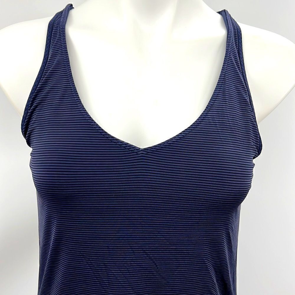 Athleta crisscross draped back sports tank in navy/black